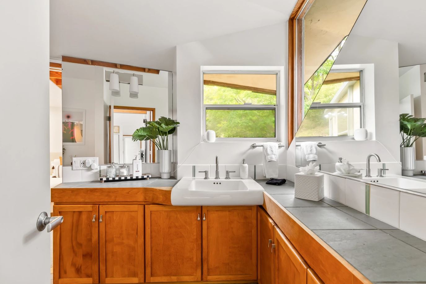 Modern House Master Bathroom